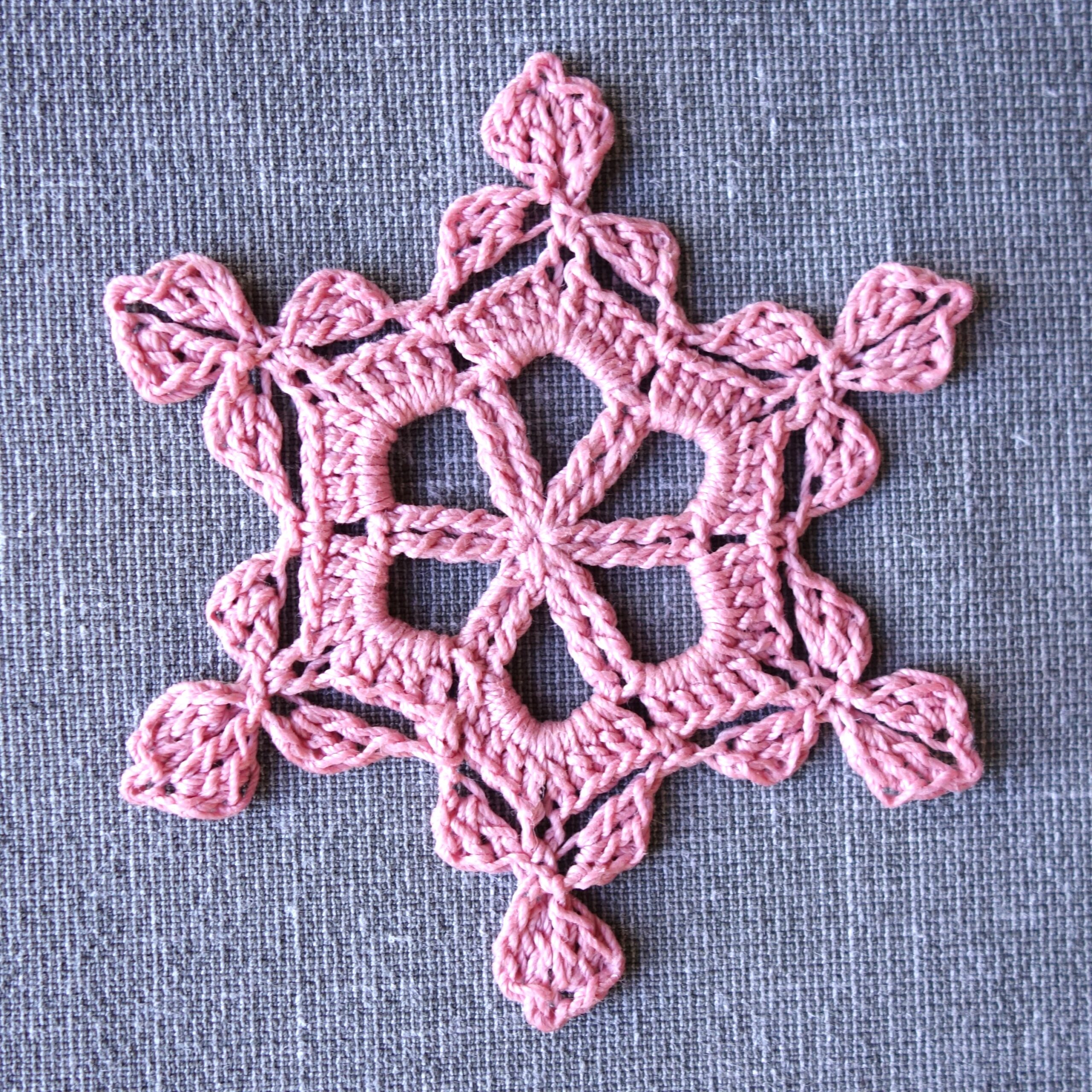 Hedylidae Snowflake (Free Pattern)