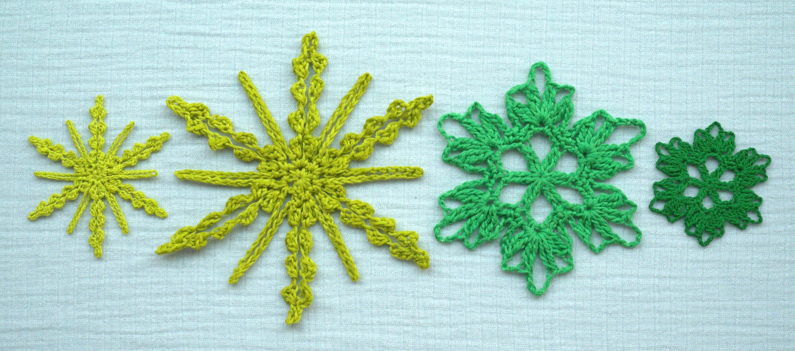 Parakeet & Toucanet Snowflakes; Snowfall 2023 CAL a Rainbow, Day 4